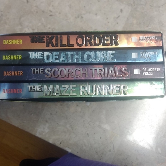 Maze runner series - Picture 2 of 3